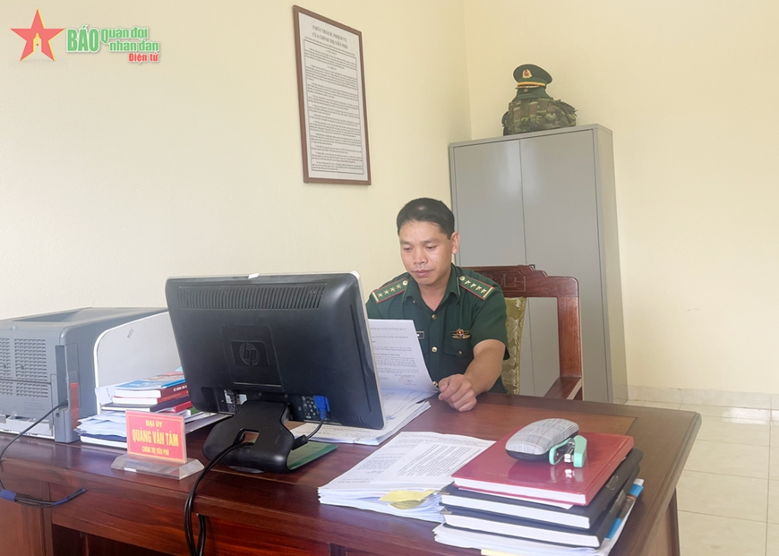 Đại úy Quàng Văn Tám dũng cảm cứu người dân bị tai nạn, đuối nước